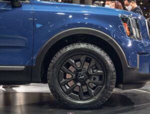 Kia Telluride SUV 1st Generation facelift wheel close view