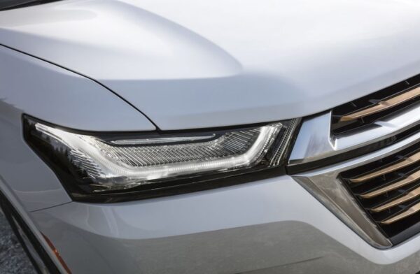 Chevrolet Traverse SUV 2nd Generation facelift headlamp close view