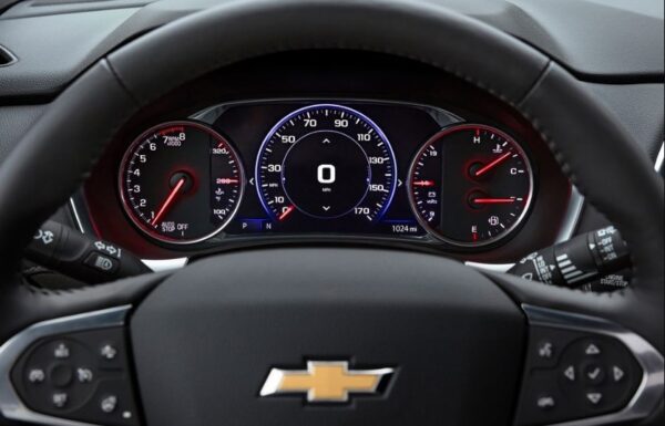 Chevrolet Traverse SUV 2nd Generation facelift instrument cluster view