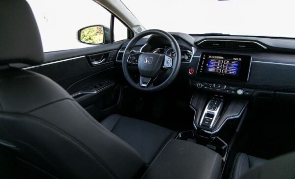 Honda Clarity Plugin Hybrid Sedan 1st gen front cabin interior view