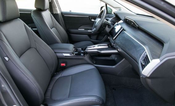 Honda Clarity Plugin Hybrid Sedan 1st gen front seats view