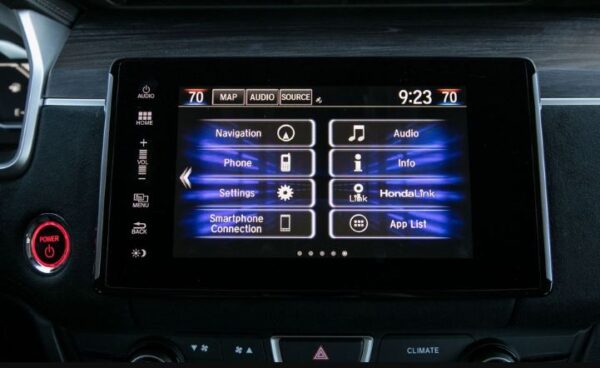 Honda Clarity Plugin Hybrid Sedan 1st gen infotainment screen view