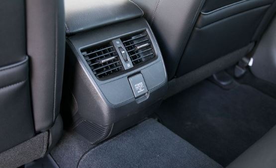 Honda Clarity Plugin Hybrid Sedan 1st gen rear air vents view