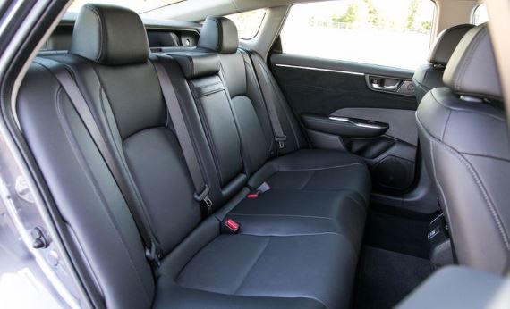 Honda Clarity Plugin Hybrid Sedan 1st gen rear seats view