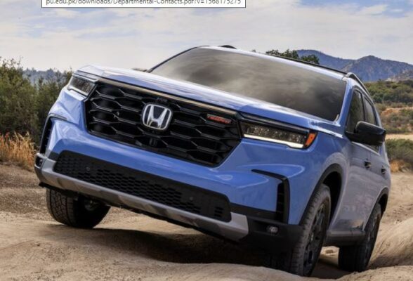 Honda Pilot SUV 4th Generation front grille and headlamp close view