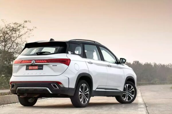 MG Hector SUV 1st Gen side and rear view