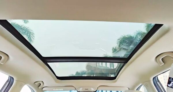 MG Hector SUV 1st Gen sunroof full view