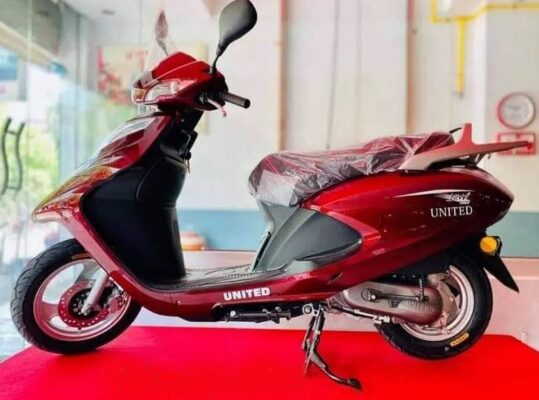 United US 100cc Scooty full side view