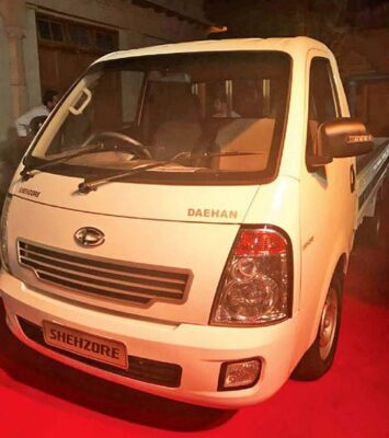 Daehan Shehzore pickup front and headlamps view