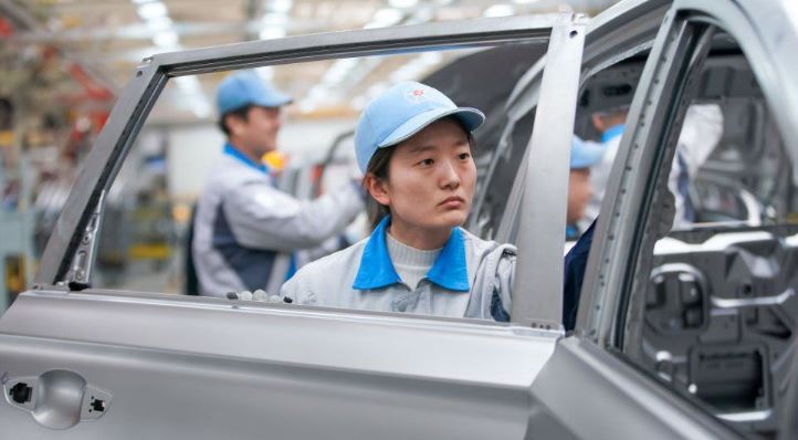 China Takes the Lead as Top Car Exporter, Outpacing Japan in First Quarter