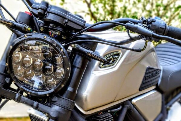 FUEGO SCRAMBLER 250 Dual Sports Motorbike front headlamp and design