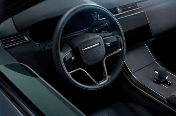 Range Rover Velar SUV facelifted captivating interior