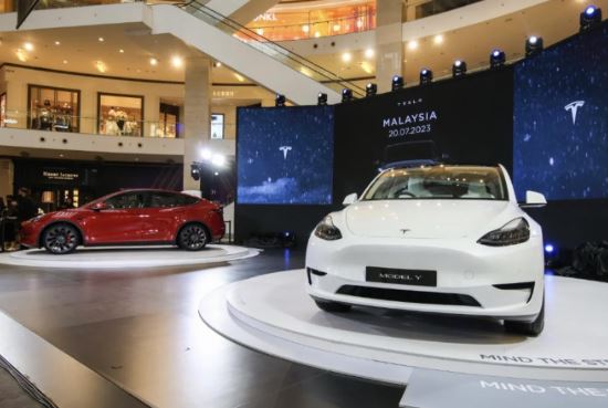 Tesla Electrifies Malaysia feature image