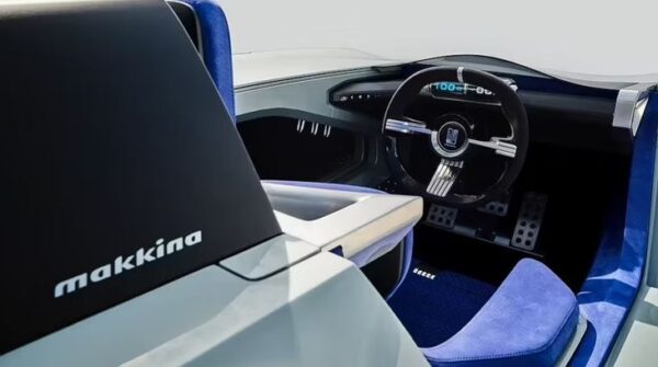 Triumph Motor Comeback with TR25 Electric Car interior features