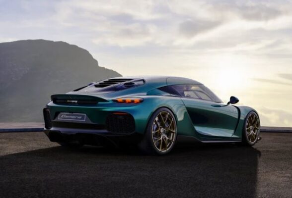 koenigsegg gemera the world's first 4 seater sporty megacar rear view