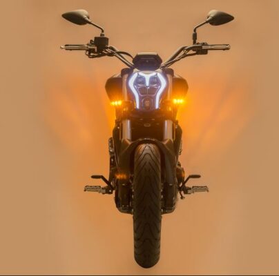 Benelli 502c Cruiser Motorcycle headlamp and indicators