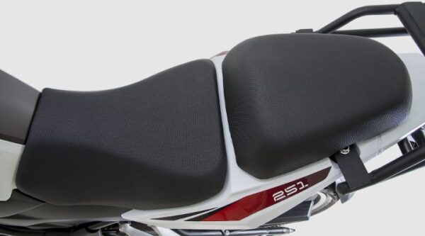 Benelli TRK 251 Adventorous Motorcycle seat design