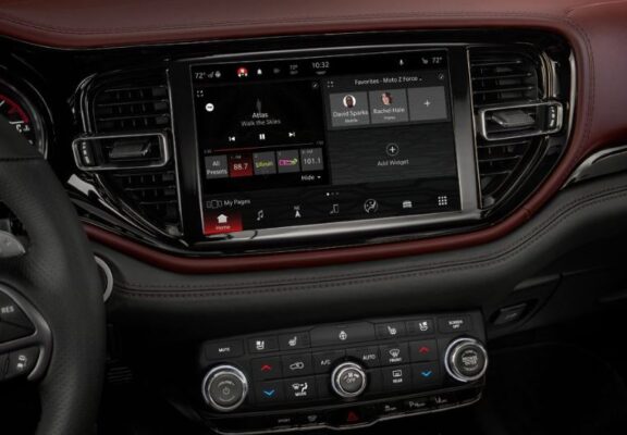Dodge Durango SUV 3rd Gen 2nd facelift infotainment screen view