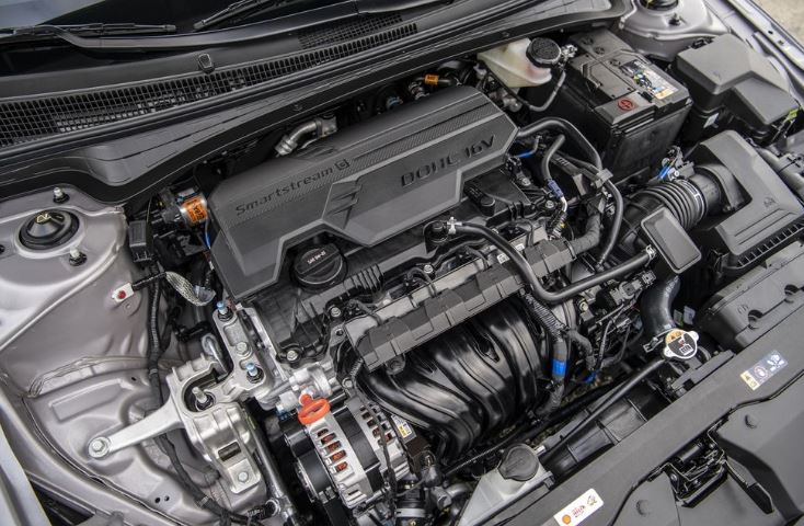Hyundai elantra hybrid sedan 7th generation facelifted engine view