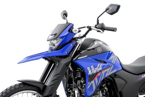 Yamaha Tenere 250 Adventour motorbike fuel tank design