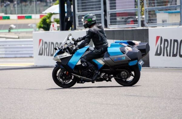 Kawasaki Hydrogen powered Motorcycle bike side and rear view