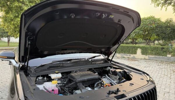 JAECOO J7 PHEV Arrives in Pakistan with Bold Design, Hybrid Power, and Competitive Pricing engine view