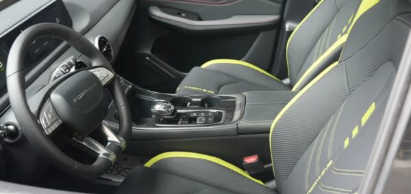 Forthing Friday Hybrid SUV front seats and interior