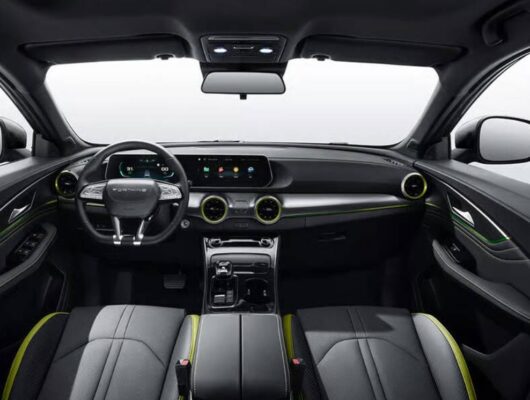 Forthing Friday Hybrid SUV interior cabin view