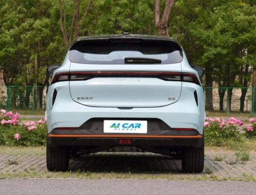 Forthing Friday Hybrid SUV rear view