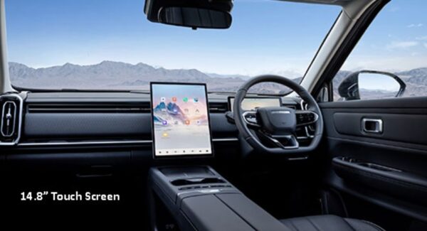 Jaecoo J7 Hybrid SUV interior touchscreen