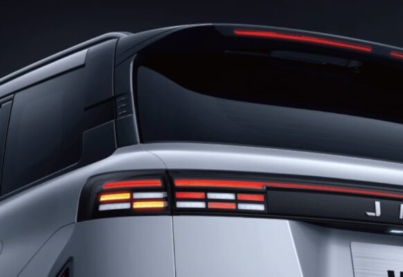 Jaecoo J7 Hybrid SUV led tail lights