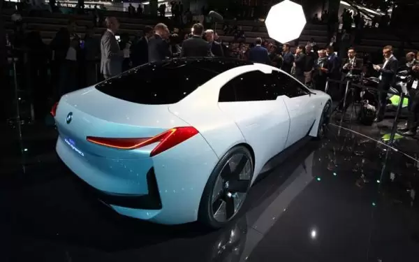 BMW-I-Vision-Dynamic-Concept--Rear-View-2017--LA-Auto-Show