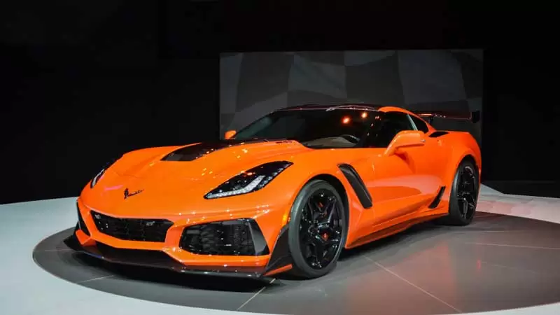 Chevrolet-Corvette-ZR1-2019-Front-Launch 2017