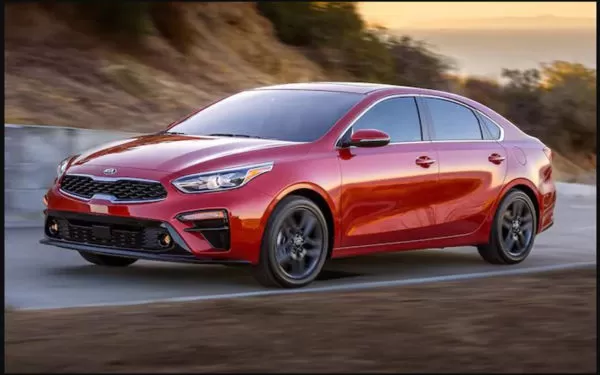 Kia-Forte-2019-Coming-to-Pakistan-(side-view)---Detroit-auto-show-2018