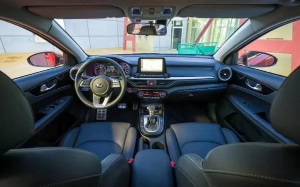 Kia-Forte-2019-full-interior---Detroit-auto-show-2018