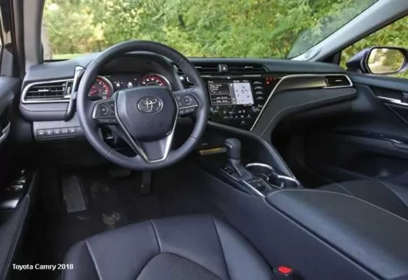 Toyota-Camry-2018-steering-and-transmission