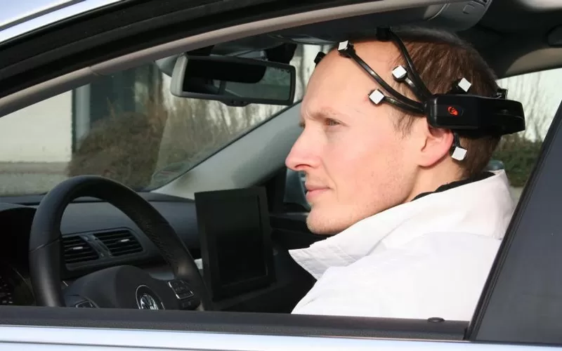 car-driving-using-brain-by-Nissan