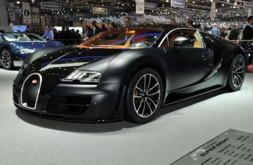 Buggati Veyron World's fastest car