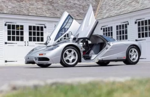 World’s First Carbon Fiber Car- McLaren F1