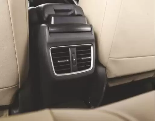 Honda civic sedan 10th generation rear air vents view