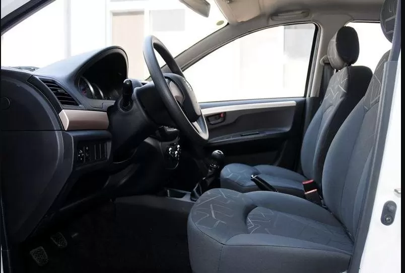 2018 faw Vita V5 front seats