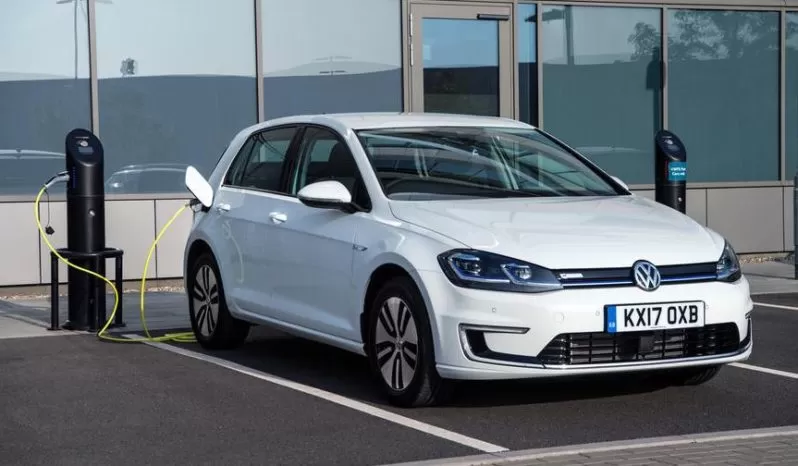 2020 Volkswagen E-Golf title image
