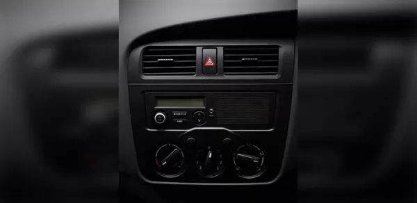 Changan M9 Pickup Truck air conditioner and fm radio view