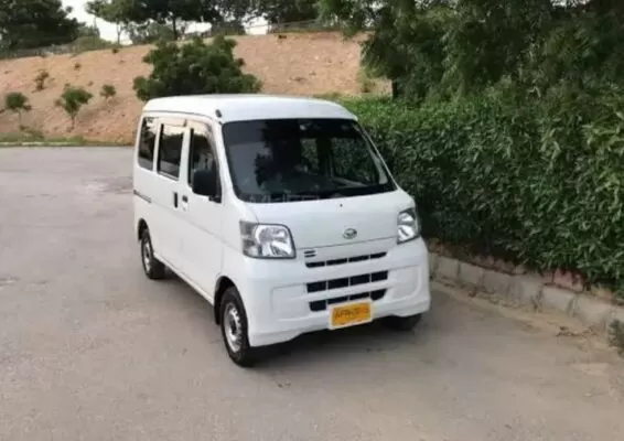 Daihatsu Hijet front view