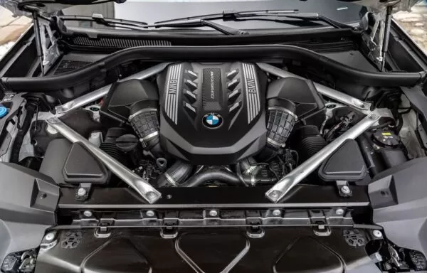 1st Generation BMW X7 SUV engine view 1st Generation BMW X7 SUV engine view