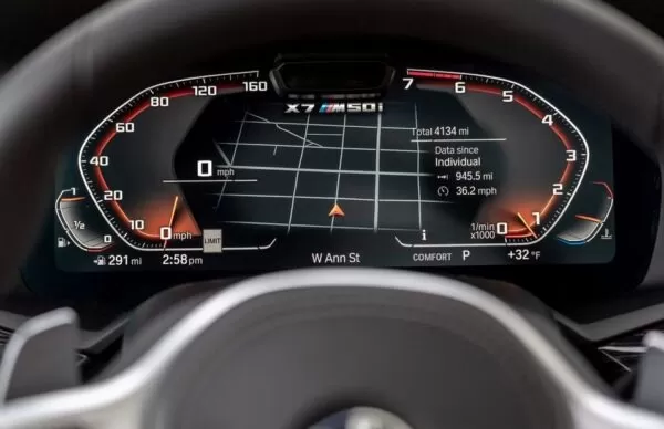 1st Generation BMW X7 SUV information cluster close view