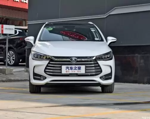 1st Generation BYD Song Max PHEV white front view