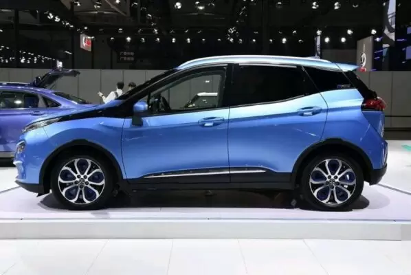 1st Generation BAIC EX3 EV blue side view