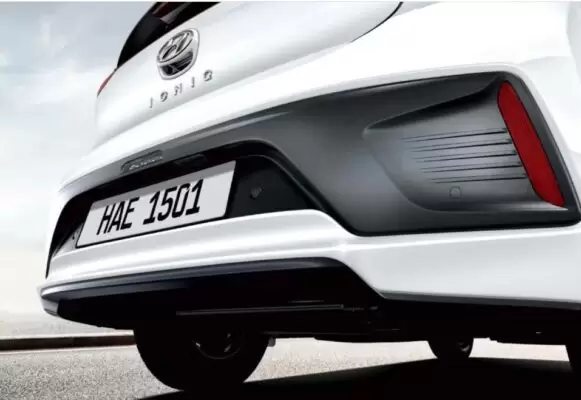 1st Generation Hyundai Ioniq Hybrid sedan Rear reflectors