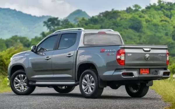 1st Generation MG Extender Pickup Truck side view